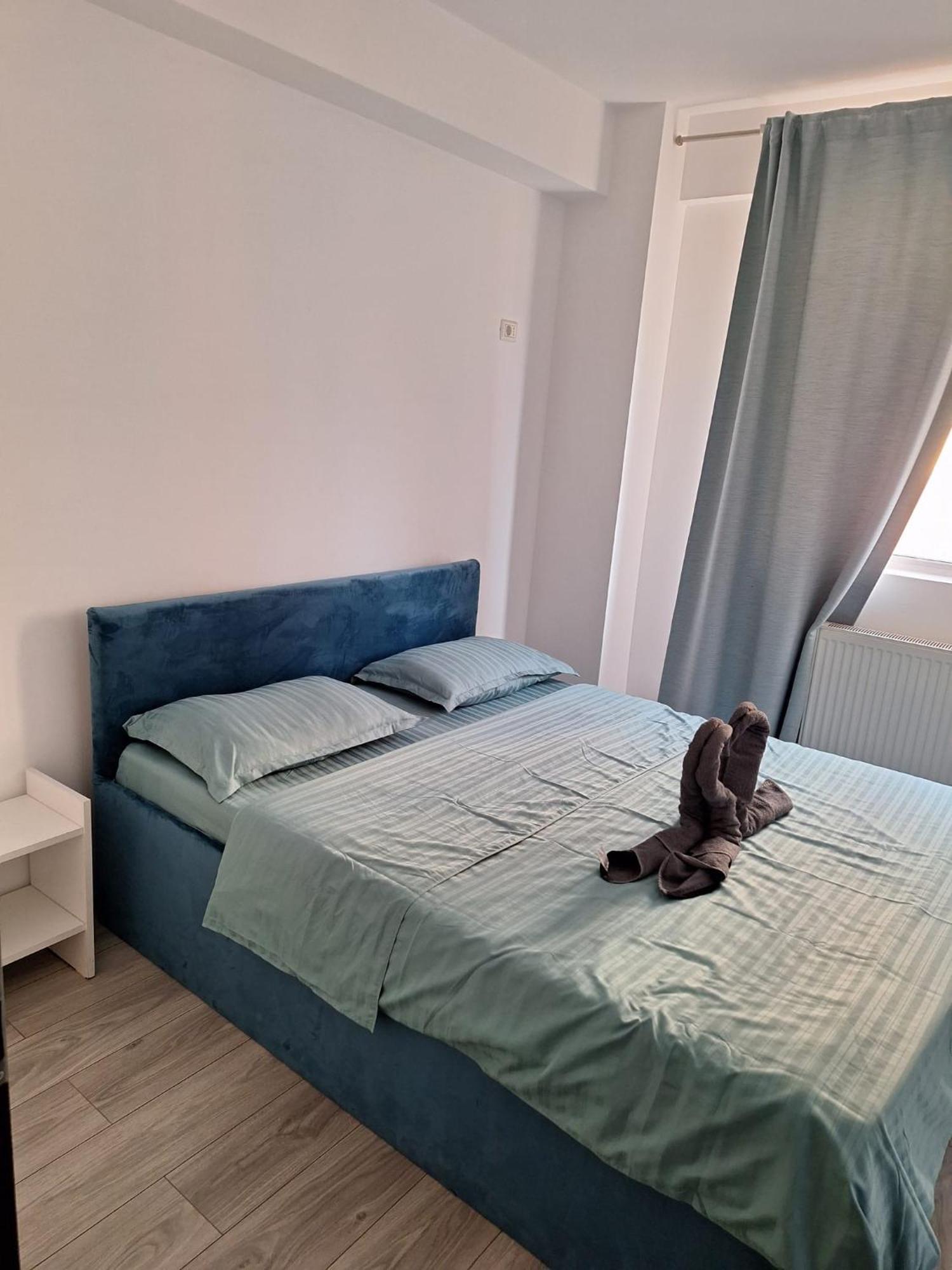 Luxury Daniel Militari Apartment Rosu